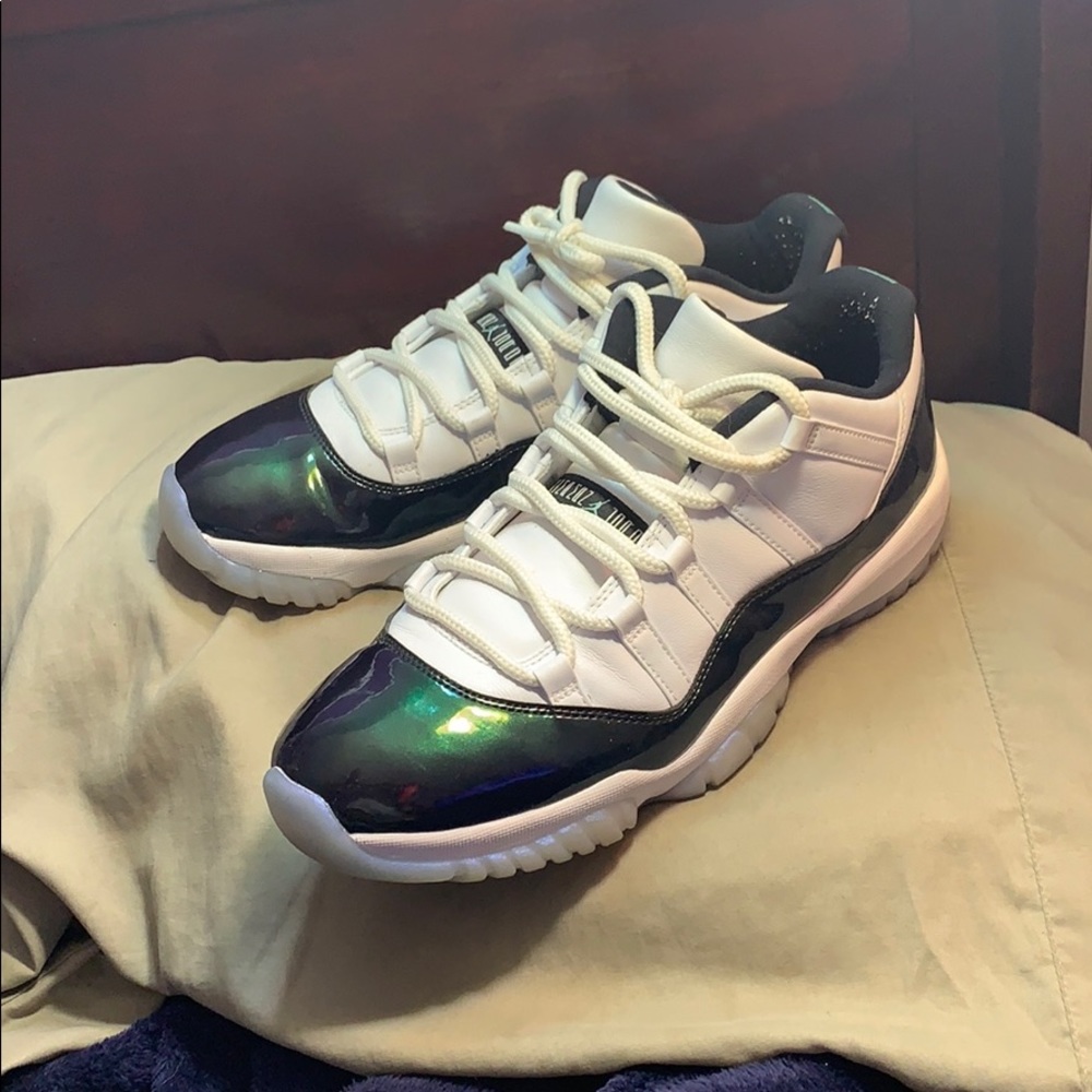 Jordan 11s - Picture 2 of 4
